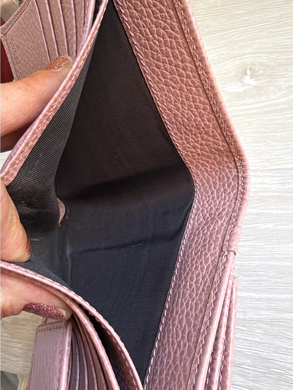 Authentic GUCCI calf skin pink bifold wallet - Picture 7 of 15